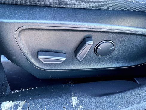 Used 2020 Ford Escape SE image 35