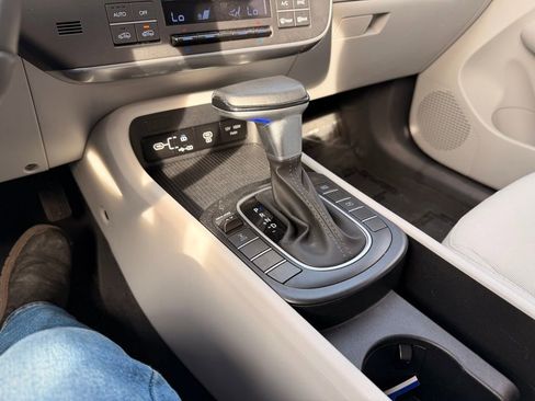 Used 2024 Hyundai Kona SEL image 18