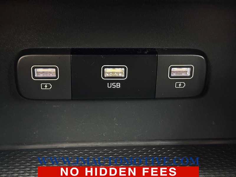 Used 2024 Kia Carnival LX FWD image 39