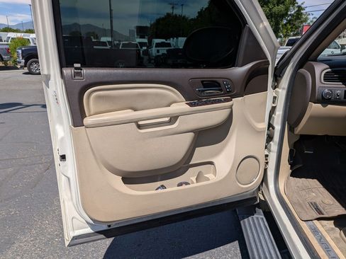 Used 2012 GMC Yukon Denali AWD/4WD image 15