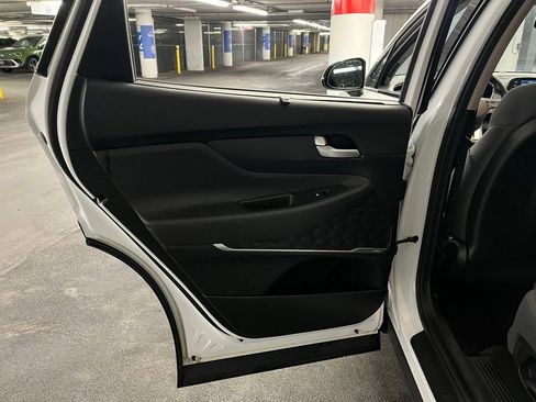 Used 2019 Hyundai Santa Fe SEL image 17