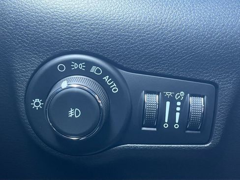 New 2026 Jeep Compass Latitude image 12