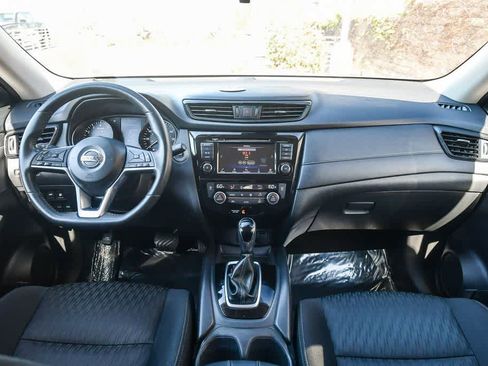 Used 2019 Nissan Rogue SV image 14