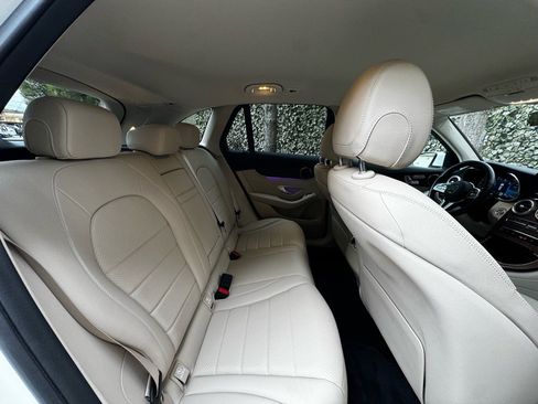 Used 2022 Mercedes-Benz GLC 300 4MATIC image 23