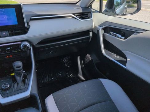 Certified 2025 Toyota RAV4 XLE w/ Convenience Package AWD/4WD image 17