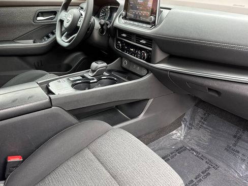 Certified 2023 Nissan Rogue SV image 18