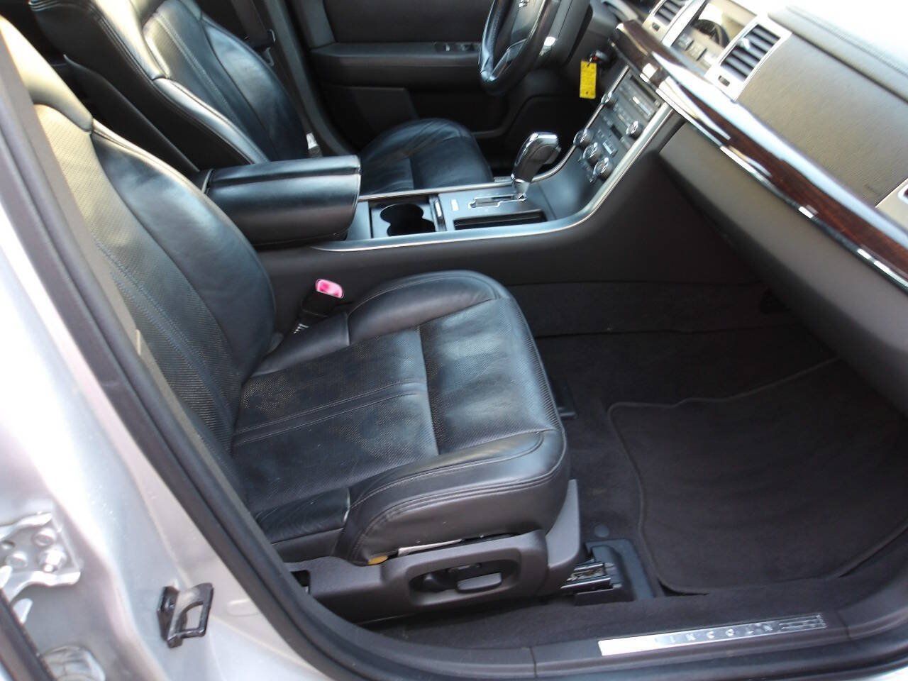 Used 2009 Lincoln MKS FWD image 6