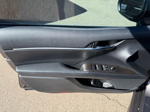 Used 2022 Toyota Camry SE w/ Carpet Mat Package (TMS) image 10