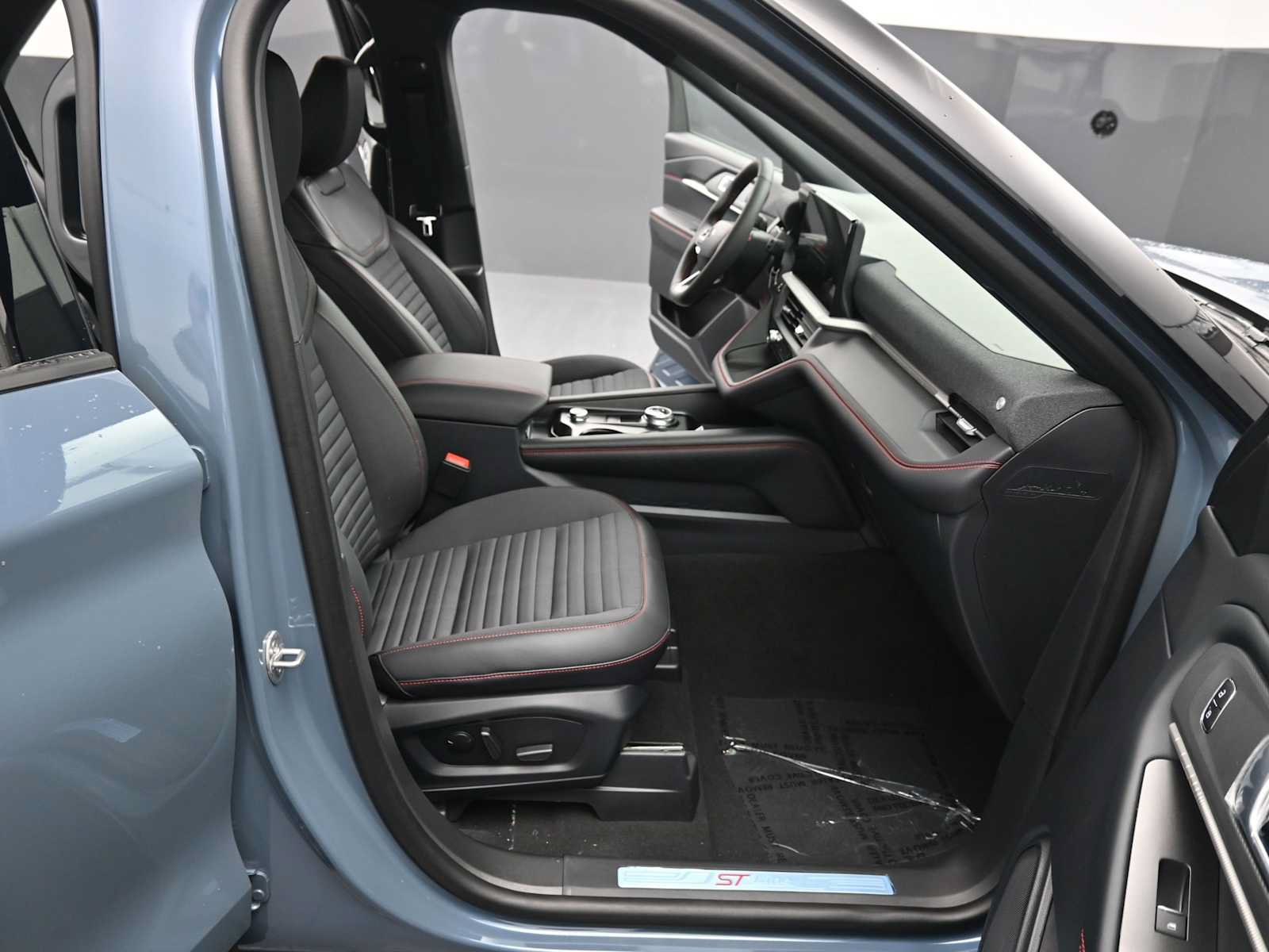 New 2026 Ford Explorer ST-Line AWD/4WD image 13