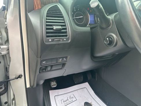 Used 2017 Nissan Armada Platinum AWD/4WD image 36