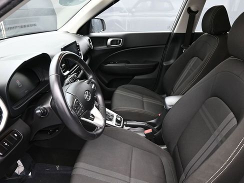 Certified 2023 Hyundai Venue SEL FWD image 9