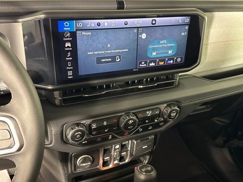 Certified 2025 Jeep Wrangler Unlimited Sahara w/ Safety Group AWD/4WD image 24