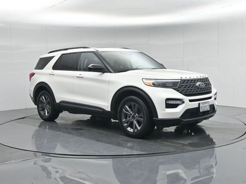 Certified 2023 Ford Explorer XLT w/ Equipment Group 202A image 31