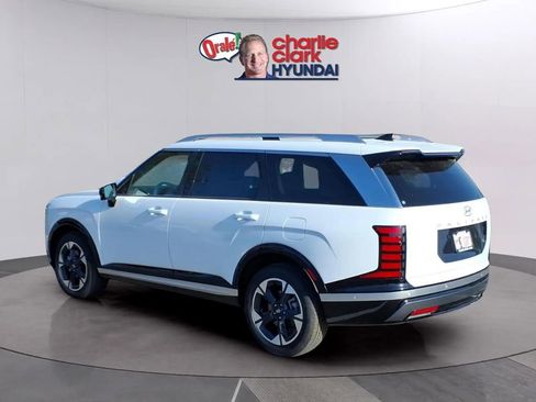 New 2026 Hyundai Palisade Limited FWD image 3