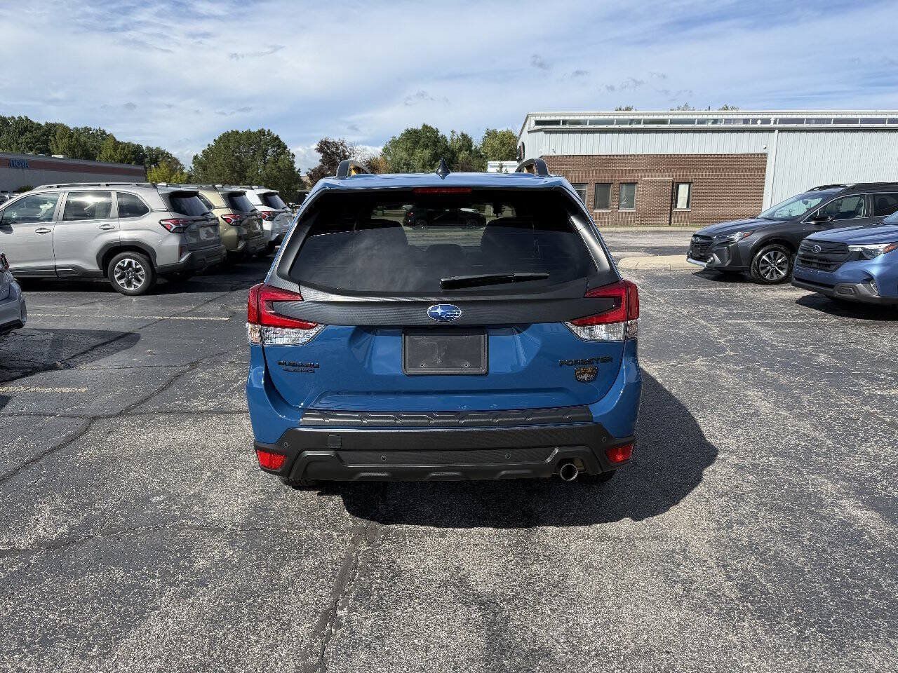 Used 2025 Subaru Forester Wilderness w/ Convenience Package AWD/4WD image 6