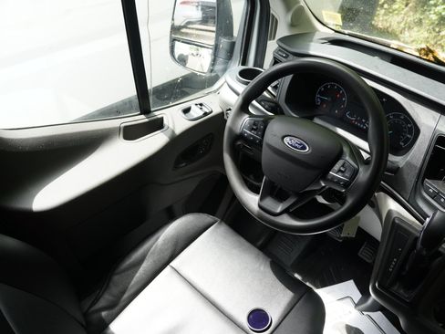Used 2023 Ford Transit 250 Medium Roof AWD image 25