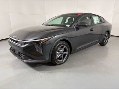 New 2026 Kia K4 FWD image 4