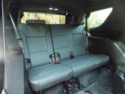 Used 2025 GMC Yukon AT4 w/ AT4 Premium Package AWD/4WD image 10