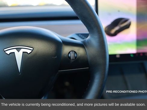 Used 2023 Tesla Model Y Long Range image 21