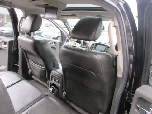 Used 2012 Nissan Pathfinder Silver w/ DVD Entertainment Pkg AWD/4WD image 19