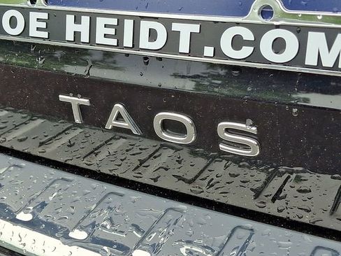 Used 2023 Volkswagen Taos SE w/ Panoramic Sunroof Package AWD/4WD image 31