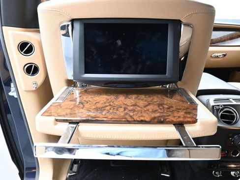 Used 2013 Rolls-Royce Ghost image 23