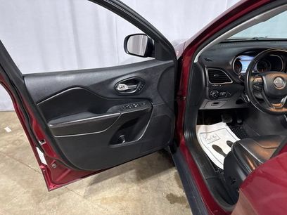 Used 2019 Jeep Cherokee Trailhawk