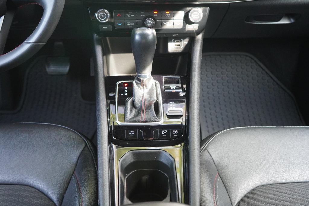 Used 2024 Jeep Compass Trailhawk AWD/4WD image 19