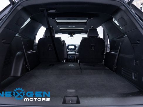 Used 2023 Chevrolet Traverse High Country image 46