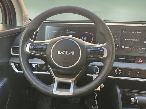 Used 2023 Kia Sportage LX image 14