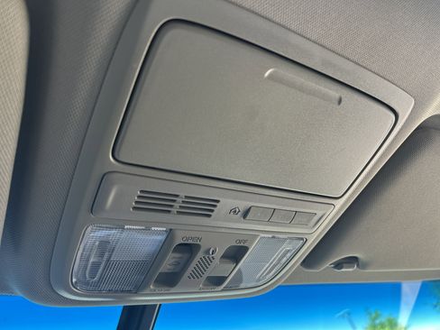 Used 2017 Honda Accord EX-L image 12