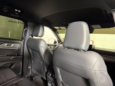 Used 2025 Ford Explorer ST-Line RWD image 38
