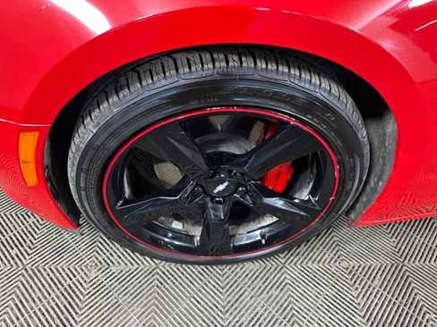 Used 2022 Chevrolet Camaro LT w/ RS Package image 10