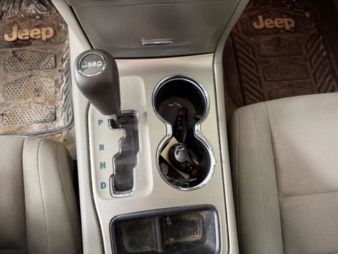 Used 2011 Jeep Grand Cherokee Laredo w/ Security & Convenience Group image 23