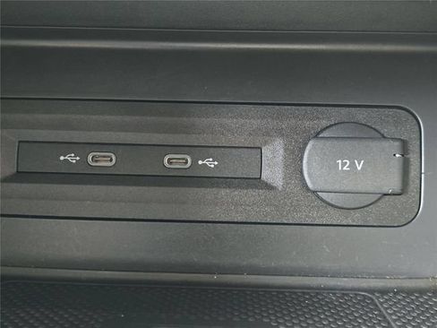 Used 2023 Volkswagen Atlas SE w/ Panoramic Sunroof Package FWD image 24