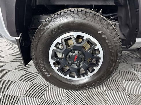 Used 2024 Toyota Tacoma TRD Off-Road image 28