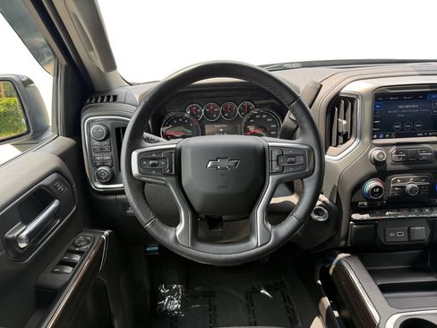 Used 2022 Chevrolet Silverado 1500 RST w/ LPO, Blackout Package AWD/4WD image 12