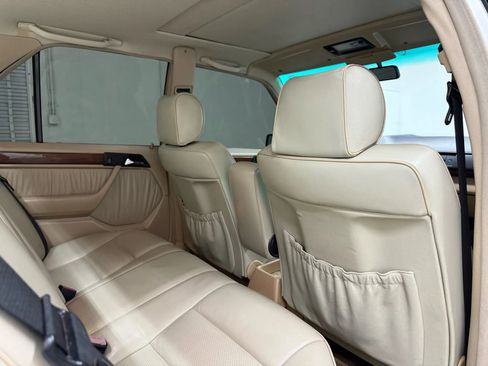 Used 1990 Mercedes-Benz 300 E 3.0 image 33