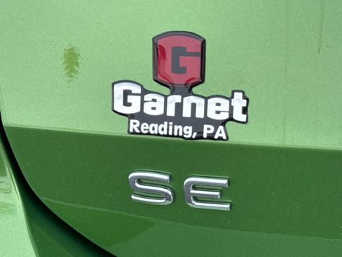 Certified 2025 Volkswagen Taos SE image 36