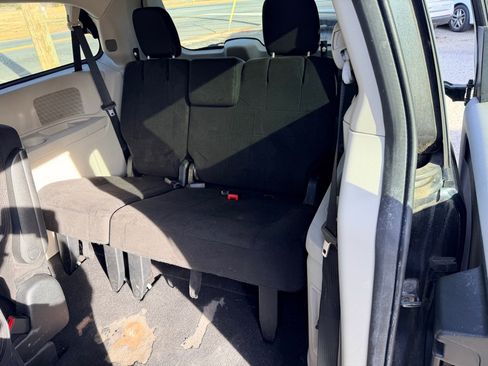 Used 2013 Dodge Grand Caravan SE image 13