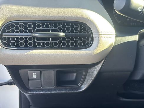 Used 2025 Honda HR-V LX image 16