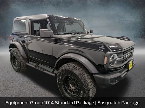 Used 2022 Ford Bronco 2-Door w/ Sasquatch Package AWD/4WD image 3