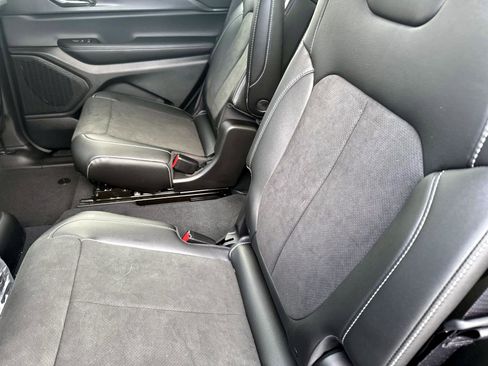 New 2025 Jeep Grand Cherokee L Altitude image 8