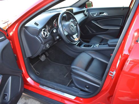 Used 2019 Mercedes-Benz GLA 250 4MATIC image 12