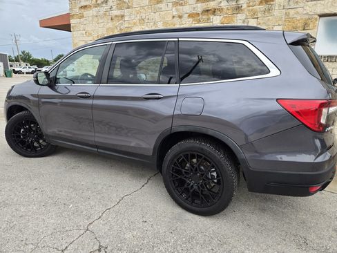 Used 2021 Honda Pilot Special Edition image 3
