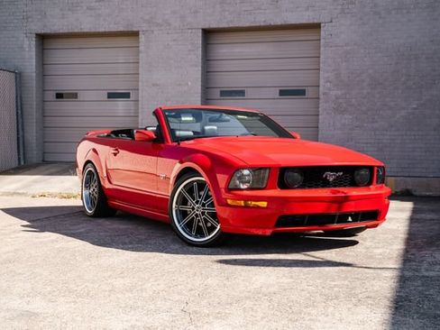 Used 2006 Ford Mustang GT Premium RWD image 19