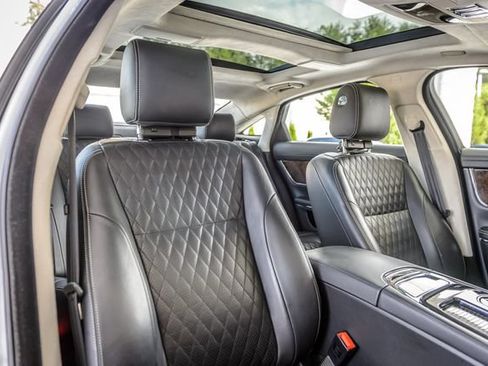 Used 2019 Jaguar XJ L Portfolio RWD image 35