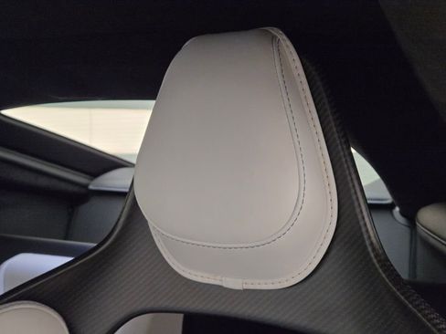 Used 2025 Aston Martin V8 Vantage Coupe image 31