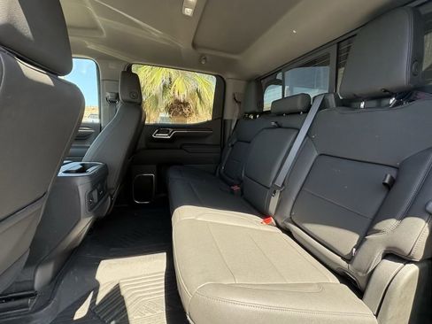 Used 2024 Chevrolet Silverado 1500 LT Trail Boss w/ Convenience Package II AWD/4WD image 10