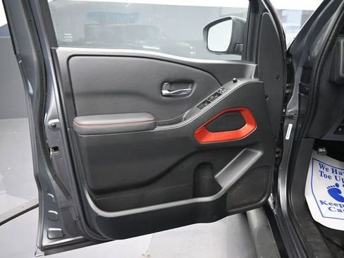 Used 2022 Nissan Frontier PRO-4X AWD/4WD image 9